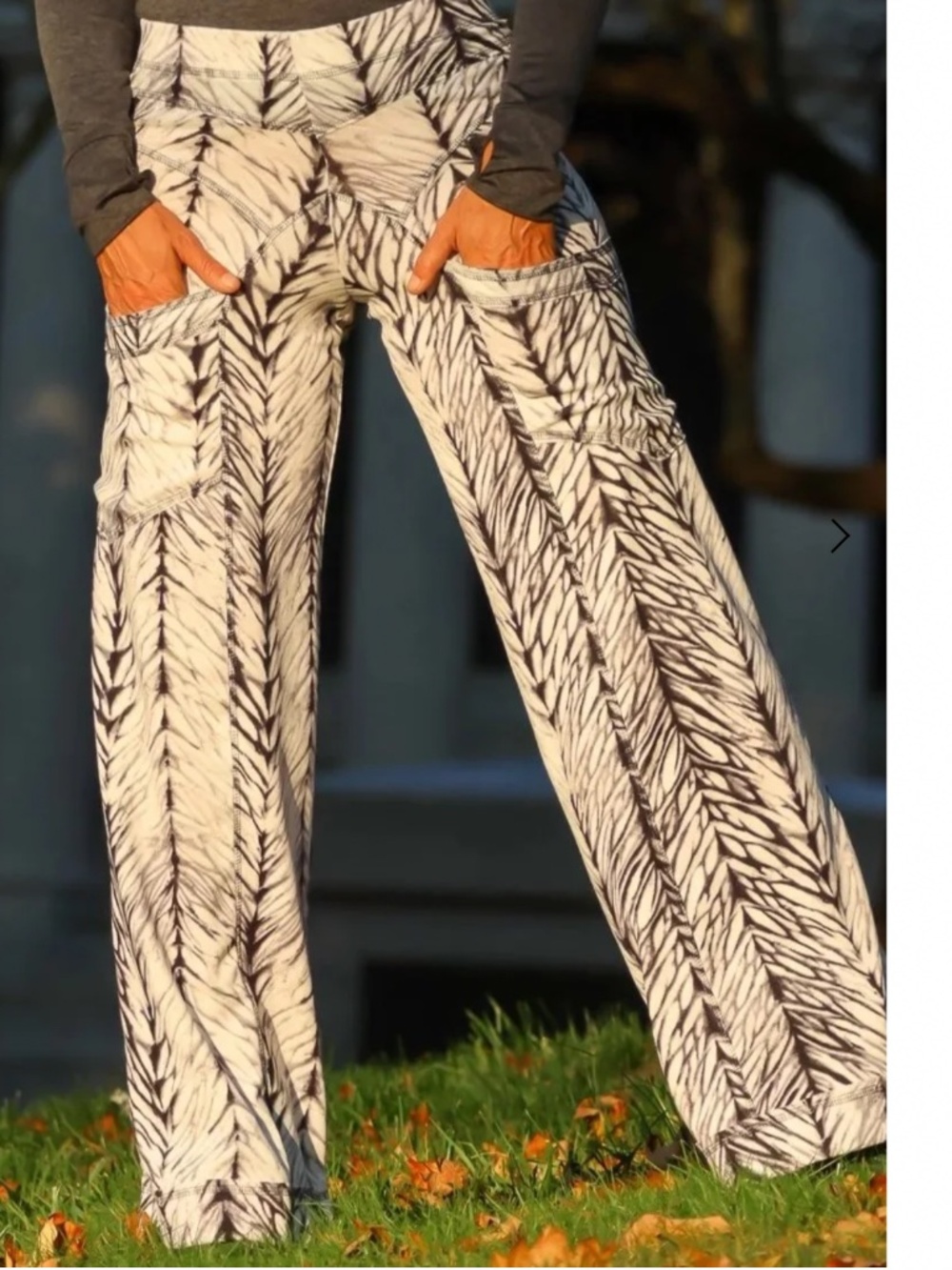 NWOT, AUTUMN TENEYL FABULOUS DAPHNE FLARE PANTS!